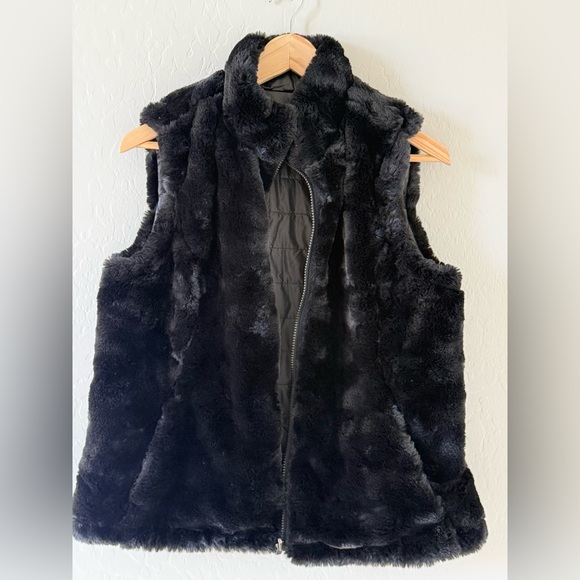 Nicole Miller Jackets & Blazers - Original Nicole Miller Faux Fur Black Reversible Vest - Small